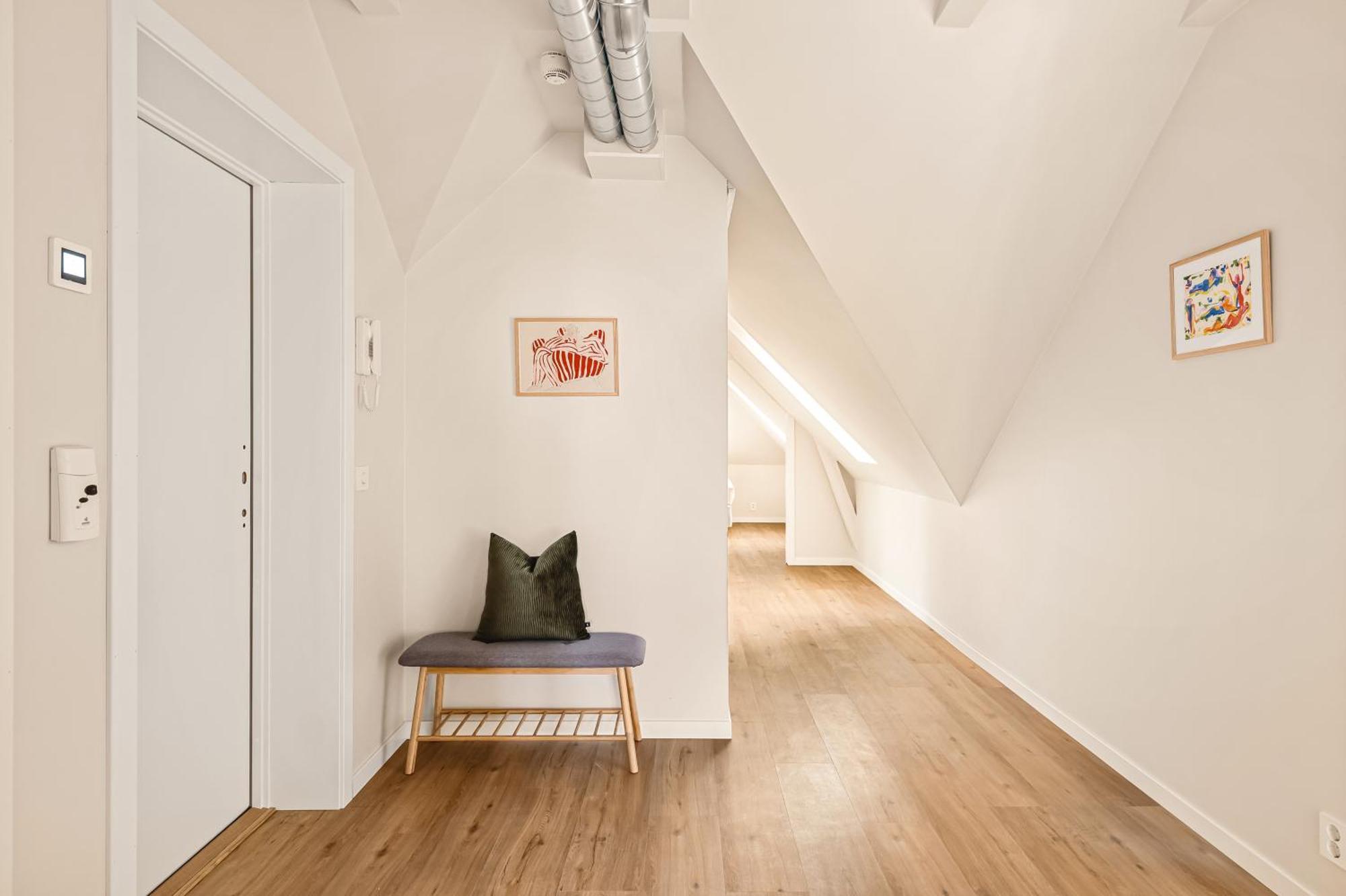 Hh24 - Modern L Center * Bergen