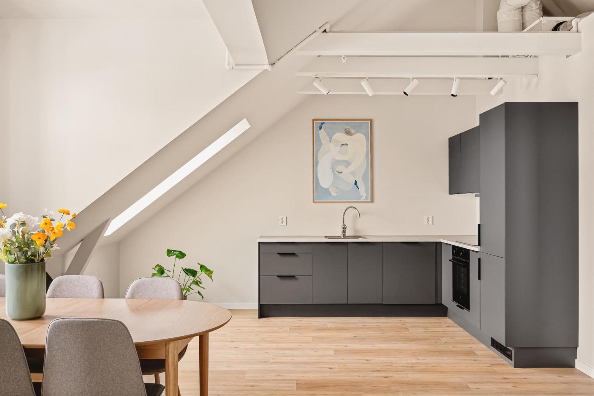 Hh24 - Modern L Center Bergen