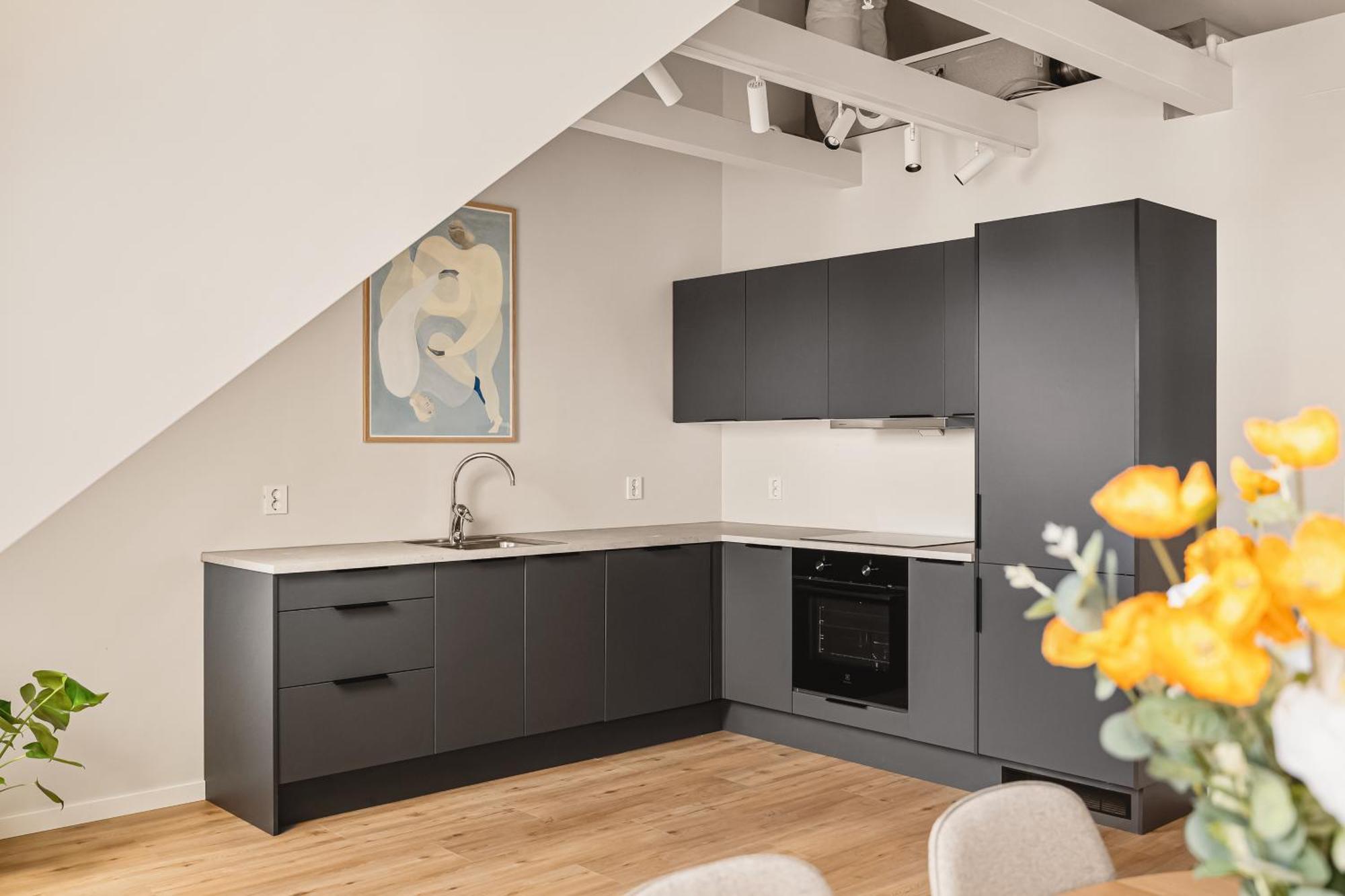 Hh24 - Modern L Center Apartment *
