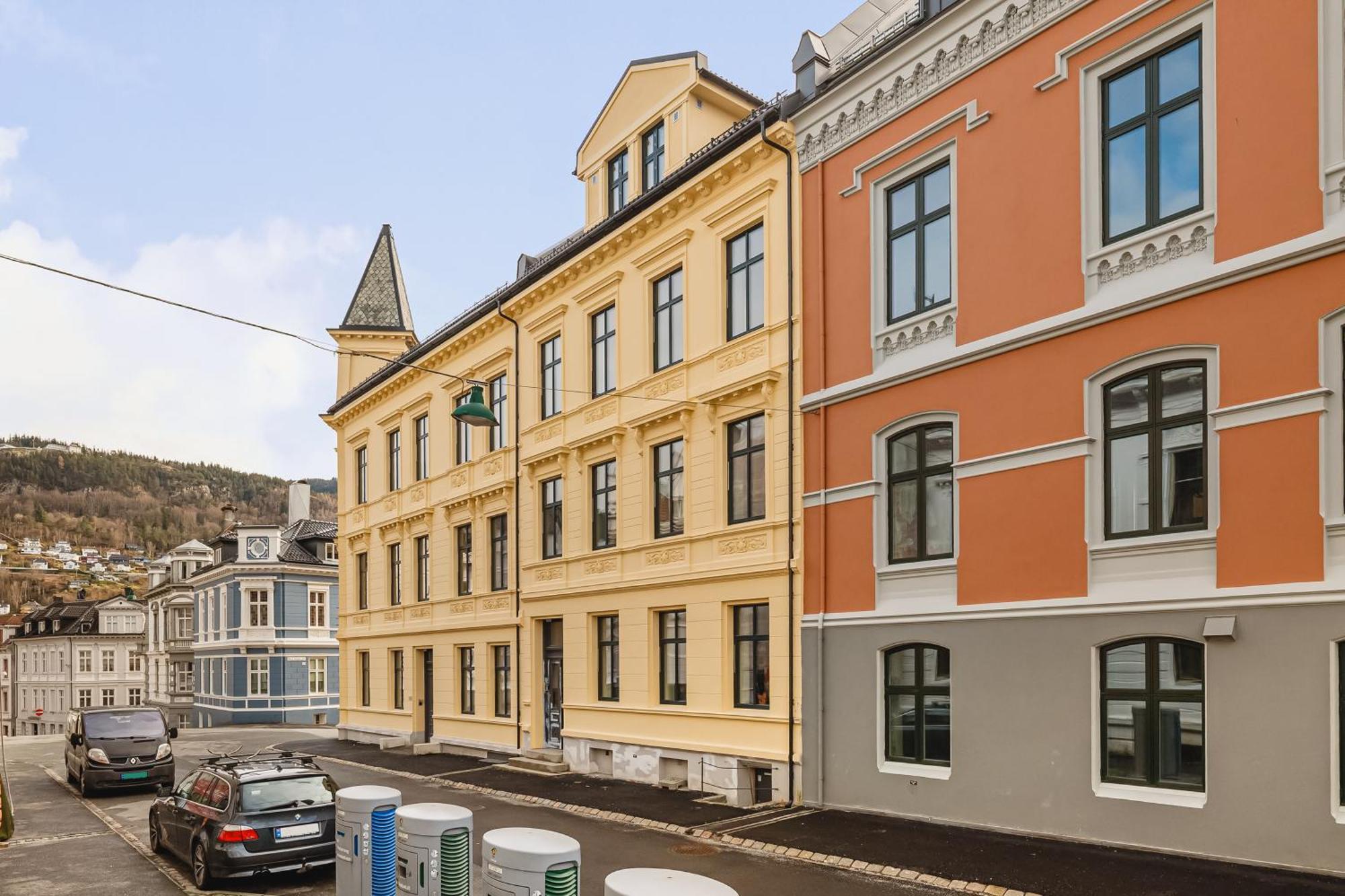 Hh24 - Modern L Center Bergen